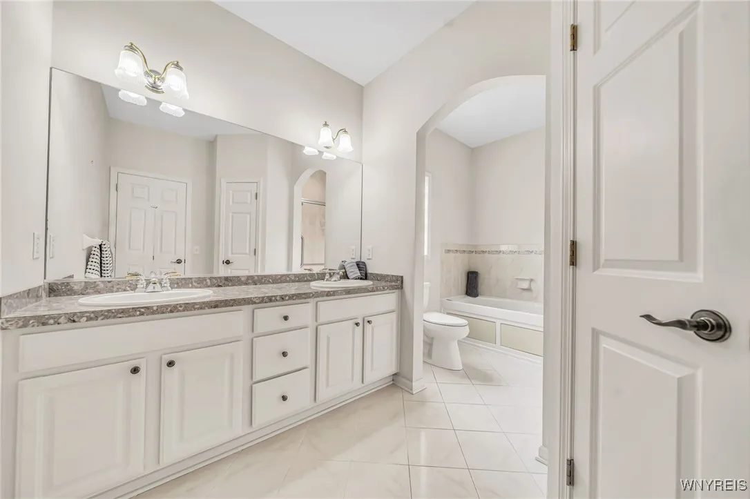 70 Haverford Lane, Amherst, New York 14221, Amherst, New York 14221, 3 Bedrooms Bedrooms, 11 Rooms Rooms,2 BathroomsBathrooms,Residential,For Sale,70 Haverford Lane, Amherst, New York 14221,B1621708
