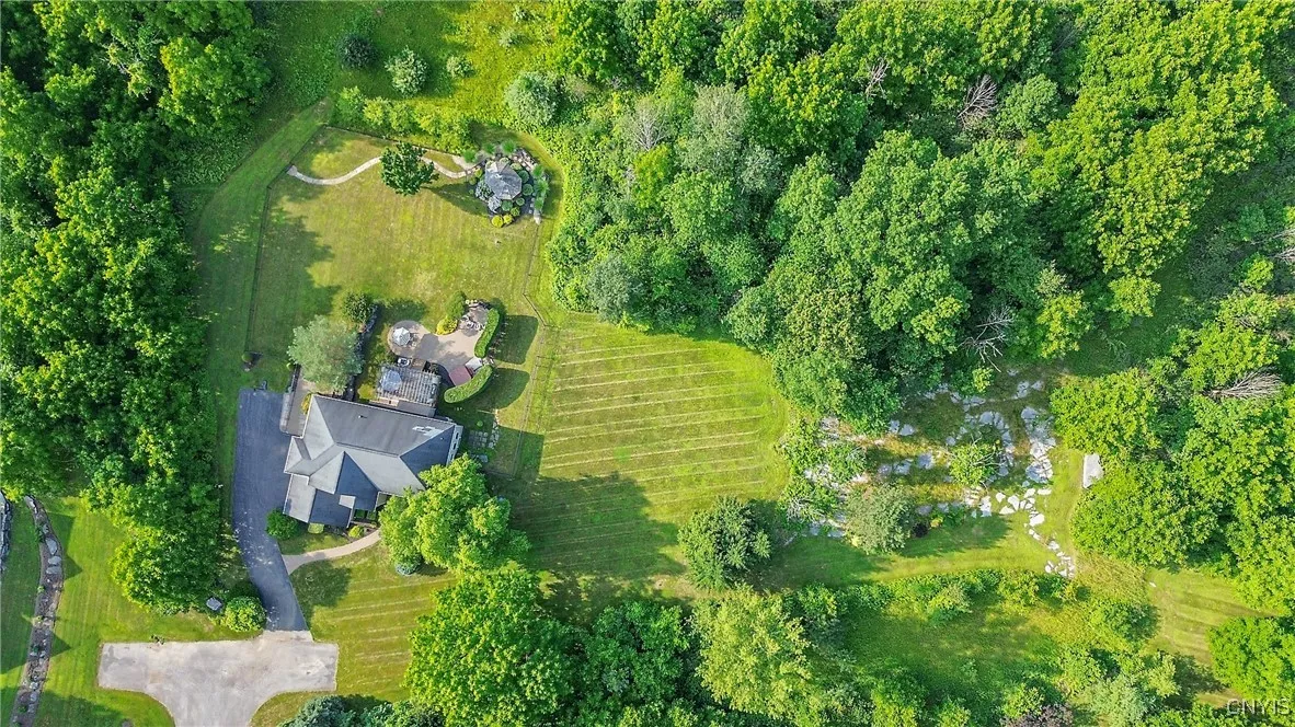 1002 Oreste Street, Camillus, New York 13031, Camillus, New York 13031, 4 Bedrooms Bedrooms, 12 Rooms Rooms,2 BathroomsBathrooms,Residential,For Sale,1002 Oreste Street, Camillus, New York 13031,S1620630