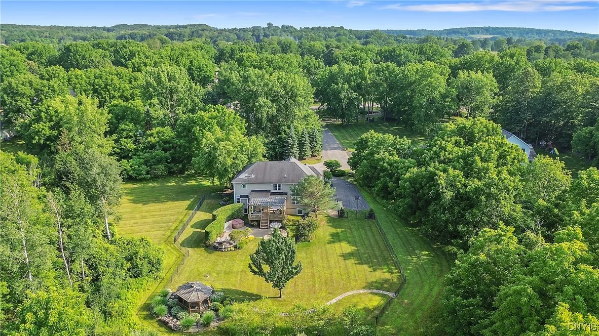 1002 Oreste Street, Camillus, New York 13031, Camillus, New York 13031, 4 Bedrooms Bedrooms, 12 Rooms Rooms,2 BathroomsBathrooms,Residential,For Sale,1002 Oreste Street, Camillus, New York 13031,S1620630