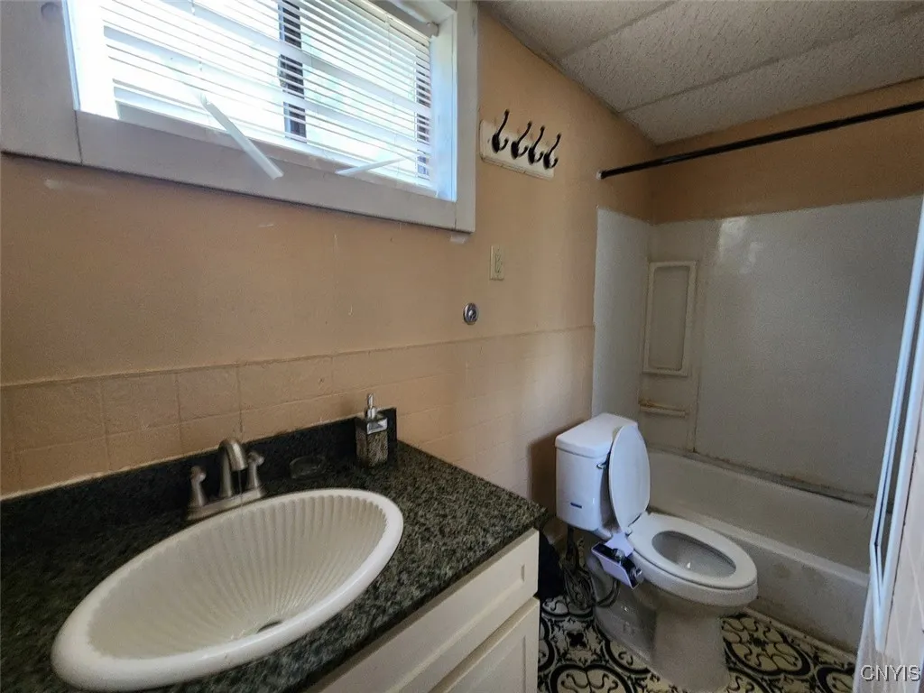 312 Richmond Avenue 314, Syracuse, New York 13204, Syracuse, New York 13204, 6 Bedrooms Bedrooms, ,2 BathroomsBathrooms,Residential,For Sale,312 Richmond Avenue 314, Syracuse, New York 13204,S1620545