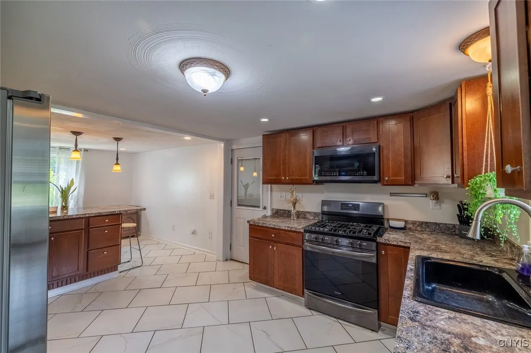 9426 Brewerton Road, Cicero, New York 13029, Cicero, New York 13029, 4 Bedrooms Bedrooms, 10 Rooms Rooms,1 BathroomBathrooms,Residential,For Sale,9426 Brewerton Road, Cicero, New York 13029,S1621454