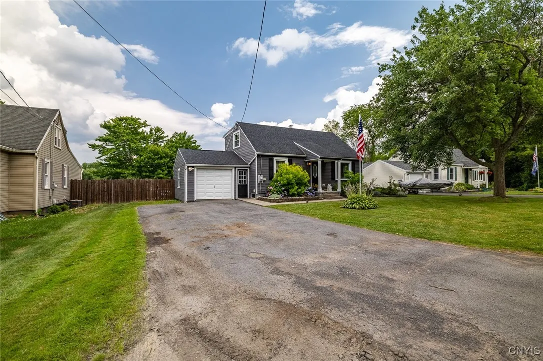 9426 Brewerton Road, Cicero, New York 13029, Cicero, New York 13029, 4 Bedrooms Bedrooms, 10 Rooms Rooms,1 BathroomBathrooms,Residential,For Sale,9426 Brewerton Road, Cicero, New York 13029,S1621454