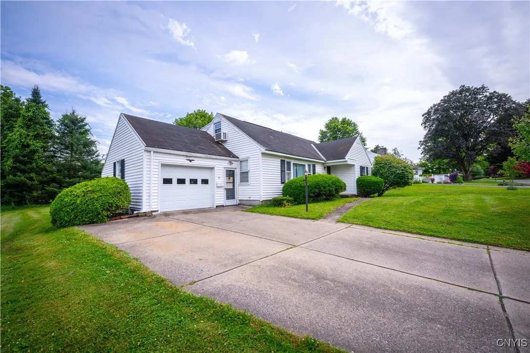 37 Cambridge Road, Whitestown, New York 13492, Whitestown, New York 13492, 4 Bedrooms Bedrooms, 7 Rooms Rooms,2 BathroomsBathrooms,Residential,For Sale,37 Cambridge Road, Whitestown, New York 13492,S1621182