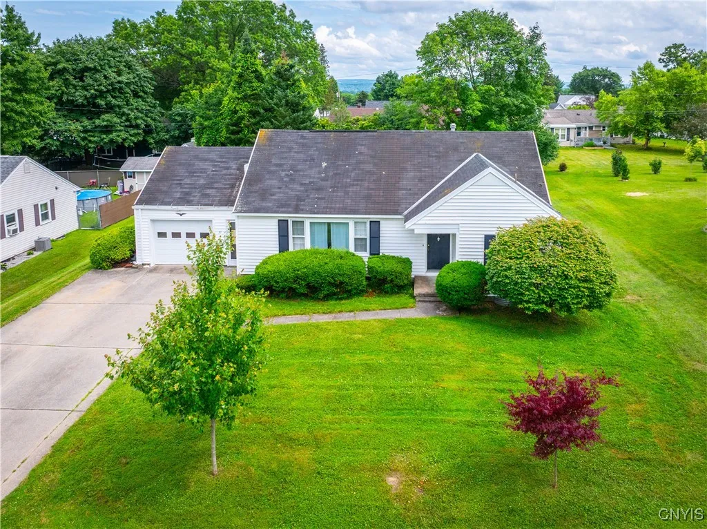 37 Cambridge Road, Whitestown, New York 13492, Whitestown, New York 13492, 4 Bedrooms Bedrooms, 7 Rooms Rooms,2 BathroomsBathrooms,Residential,For Sale,37 Cambridge Road, Whitestown, New York 13492,S1621182