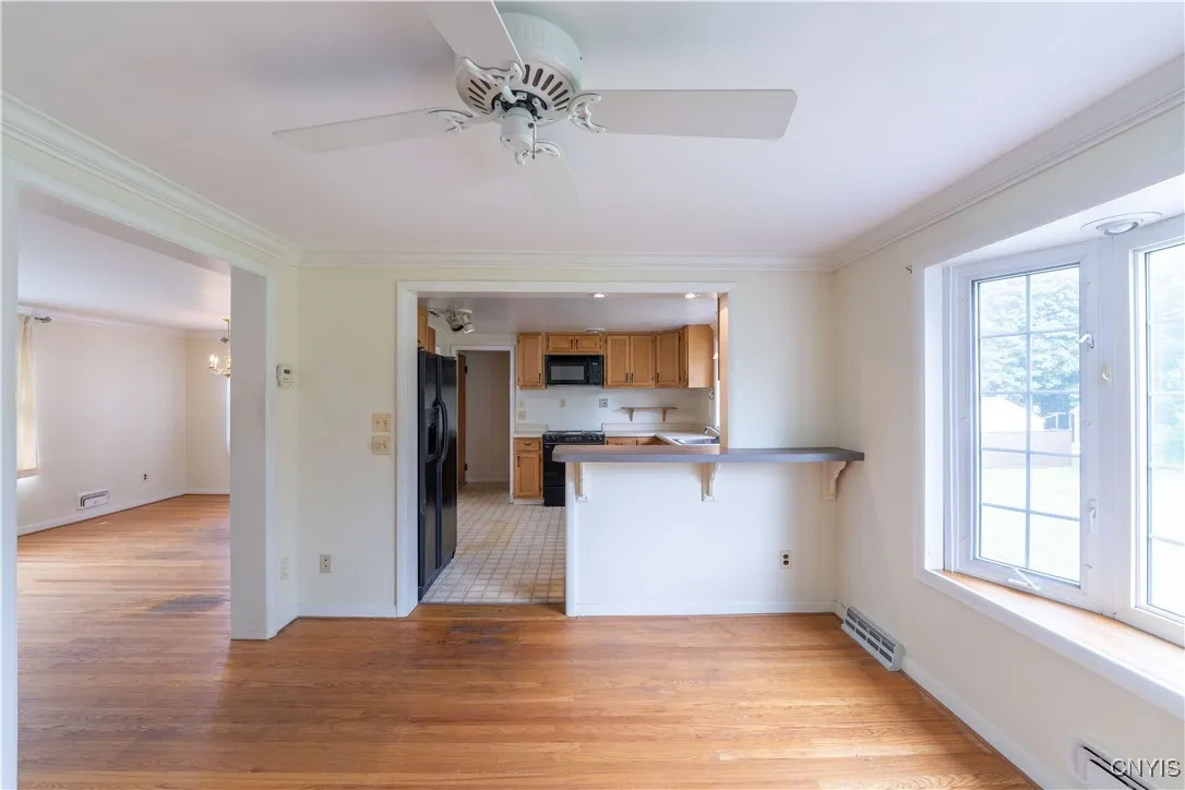 37 Cambridge Road, Whitestown, New York 13492, Whitestown, New York 13492, 4 Bedrooms Bedrooms, 7 Rooms Rooms,2 BathroomsBathrooms,Residential,For Sale,37 Cambridge Road, Whitestown, New York 13492,S1621182