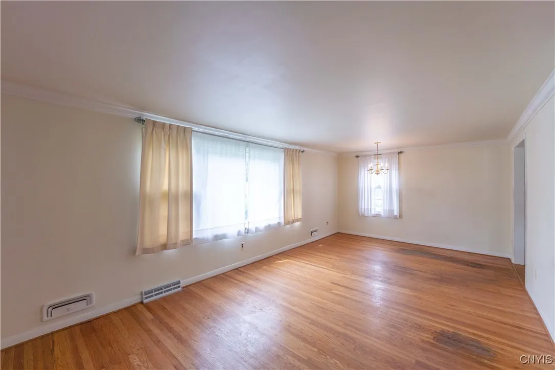 37 Cambridge Road, Whitestown, New York 13492, Whitestown, New York 13492, 4 Bedrooms Bedrooms, 7 Rooms Rooms,2 BathroomsBathrooms,Residential,For Sale,37 Cambridge Road, Whitestown, New York 13492,S1621182