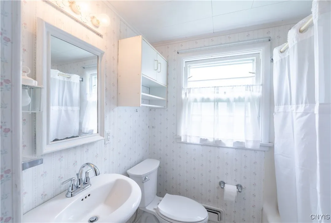 37 Cambridge Road, Whitestown, New York 13492, Whitestown, New York 13492, 4 Bedrooms Bedrooms, 7 Rooms Rooms,2 BathroomsBathrooms,Residential,For Sale,37 Cambridge Road, Whitestown, New York 13492,S1621182