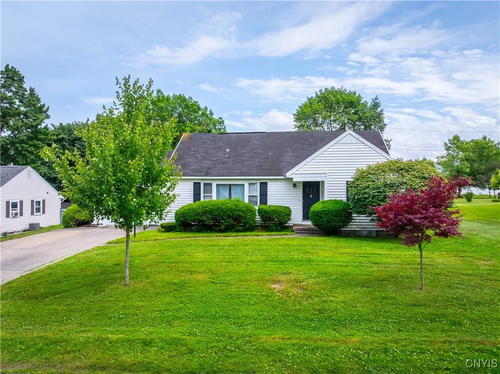 37 Cambridge Road, Whitestown, New York 13492, Whitestown, New York 13492, 4 Bedrooms Bedrooms, 7 Rooms Rooms,2 BathroomsBathrooms,Residential,For Sale,37 Cambridge Road, Whitestown, New York 13492,S1621182