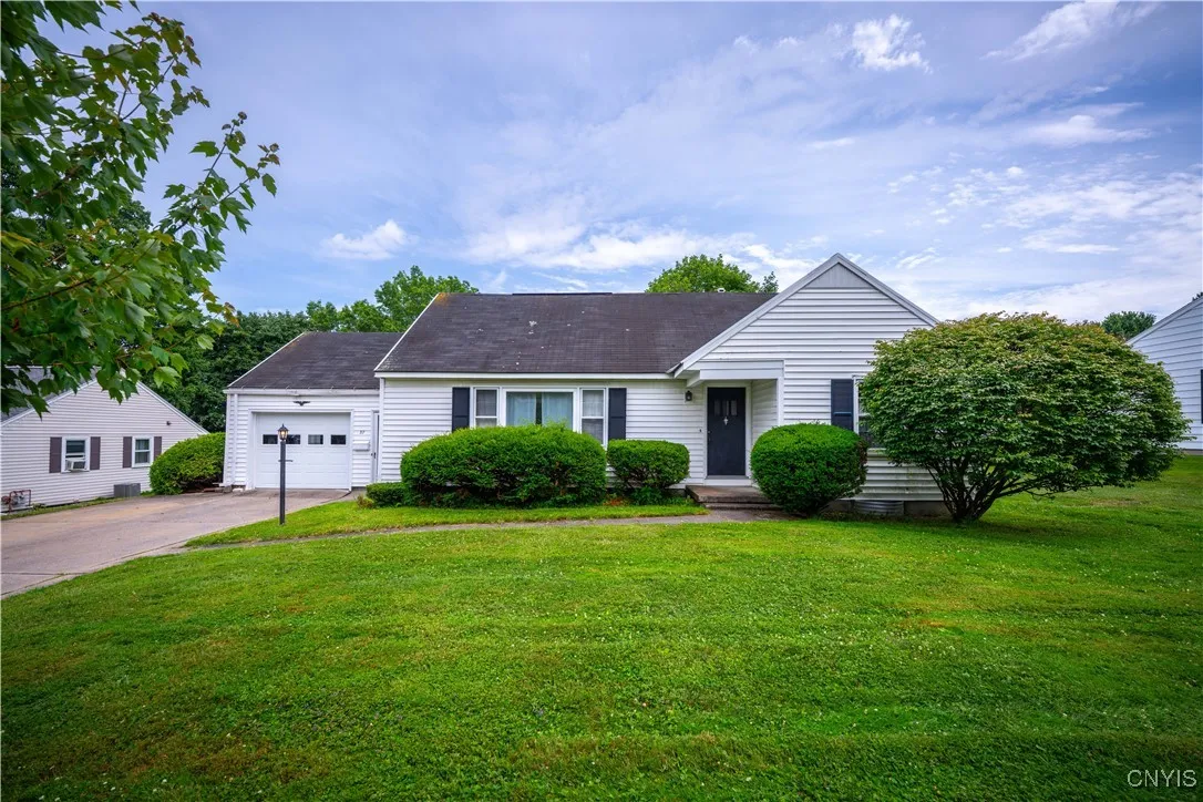 37 Cambridge Road, Whitestown, New York 13492, Whitestown, New York 13492, 4 Bedrooms Bedrooms, 7 Rooms Rooms,2 BathroomsBathrooms,Residential,For Sale,37 Cambridge Road, Whitestown, New York 13492,S1621182
