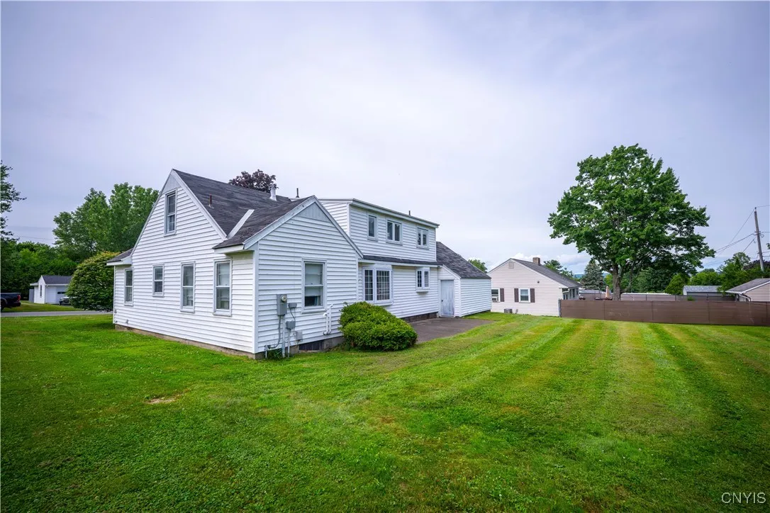 37 Cambridge Road, Whitestown, New York 13492, Whitestown, New York 13492, 4 Bedrooms Bedrooms, 7 Rooms Rooms,2 BathroomsBathrooms,Residential,For Sale,37 Cambridge Road, Whitestown, New York 13492,S1621182