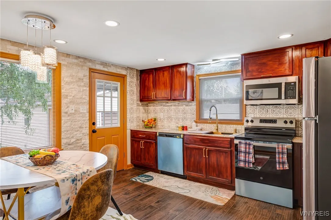 93 Sharon Drive, Tonawanda, New York 14150, Tonawanda, New York 14150, 4 Bedrooms Bedrooms, 6 Rooms Rooms,2 BathroomsBathrooms,Residential,For Sale,93 Sharon Drive, Tonawanda, New York 14150,B1621844