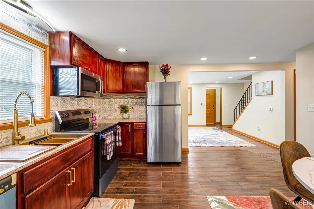 93 Sharon Drive, Tonawanda, New York 14150, Tonawanda, New York 14150, 4 Bedrooms Bedrooms, 6 Rooms Rooms,2 BathroomsBathrooms,Residential,For Sale,93 Sharon Drive, Tonawanda, New York 14150,B1621844