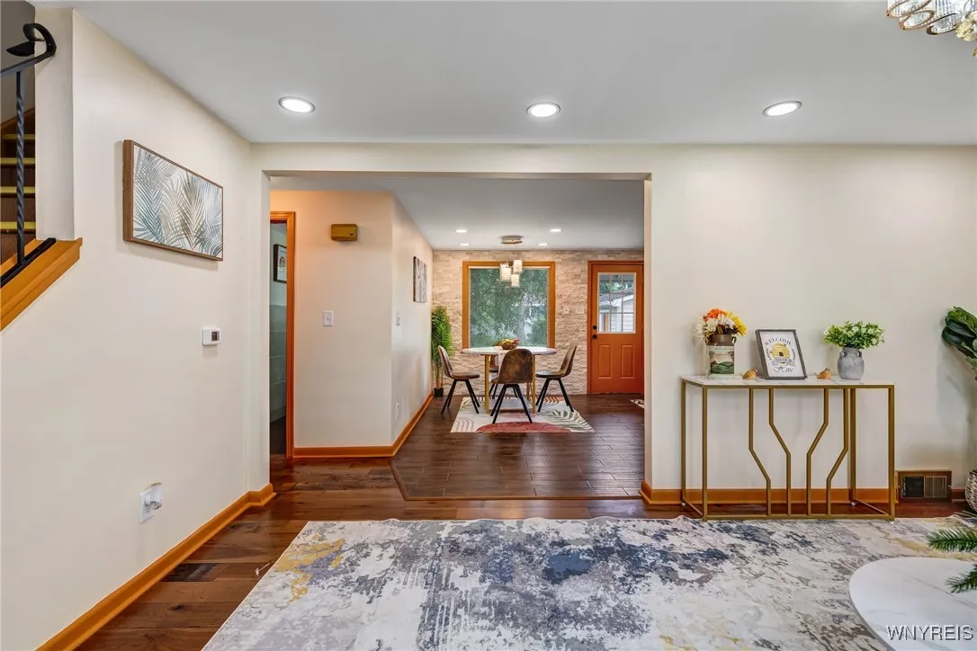 93 Sharon Drive, Tonawanda, New York 14150, Tonawanda, New York 14150, 4 Bedrooms Bedrooms, 6 Rooms Rooms,2 BathroomsBathrooms,Residential,For Sale,93 Sharon Drive, Tonawanda, New York 14150,B1621844