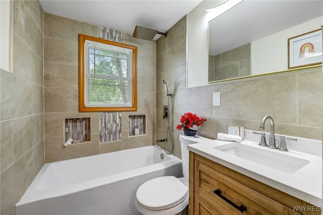 93 Sharon Drive, Tonawanda, New York 14150, Tonawanda, New York 14150, 4 Bedrooms Bedrooms, 6 Rooms Rooms,2 BathroomsBathrooms,Residential,For Sale,93 Sharon Drive, Tonawanda, New York 14150,B1621844