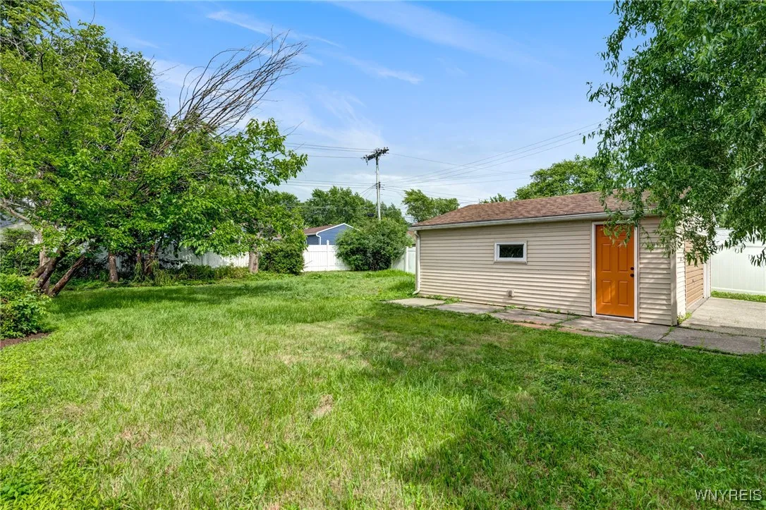 93 Sharon Drive, Tonawanda, New York 14150, Tonawanda, New York 14150, 4 Bedrooms Bedrooms, 6 Rooms Rooms,2 BathroomsBathrooms,Residential,For Sale,93 Sharon Drive, Tonawanda, New York 14150,B1621844