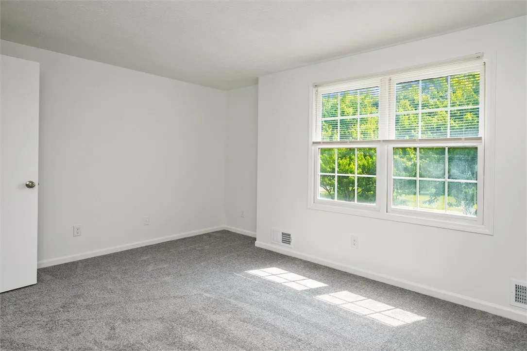45 Hazel Bark, Gates, New York 14606, Gates, New York 14606, 3 Bedrooms Bedrooms, 9 Rooms Rooms,2 BathroomsBathrooms,Residential,Closed,45 Hazel Bark, Gates, New York 14606,0,R1621479