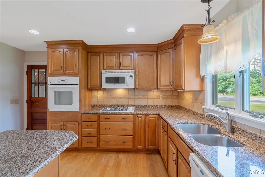 4649 Limeledge Road, Marcellus, New York 13108, Marcellus, New York 13108, 3 Bedrooms Bedrooms, 6 Rooms Rooms,2 BathroomsBathrooms,Residential,For Sale,4649 Limeledge Road, Marcellus, New York 13108,S1620501