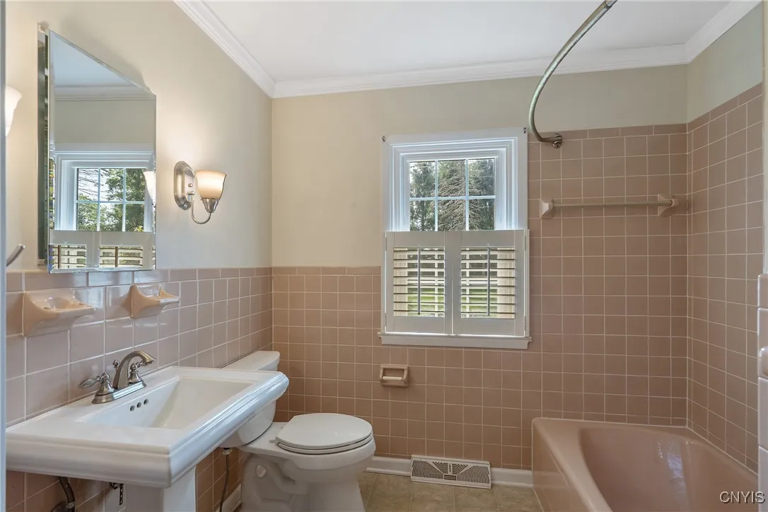 4649 Limeledge Road, Marcellus, New York 13108, Marcellus, New York 13108, 3 Bedrooms Bedrooms, 6 Rooms Rooms,2 BathroomsBathrooms,Residential,For Sale,4649 Limeledge Road, Marcellus, New York 13108,S1620501