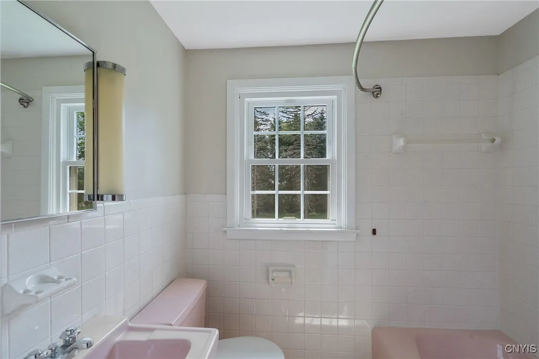 4649 Limeledge Road, Marcellus, New York 13108, Marcellus, New York 13108, 3 Bedrooms Bedrooms, 6 Rooms Rooms,2 BathroomsBathrooms,Residential,For Sale,4649 Limeledge Road, Marcellus, New York 13108,S1620501