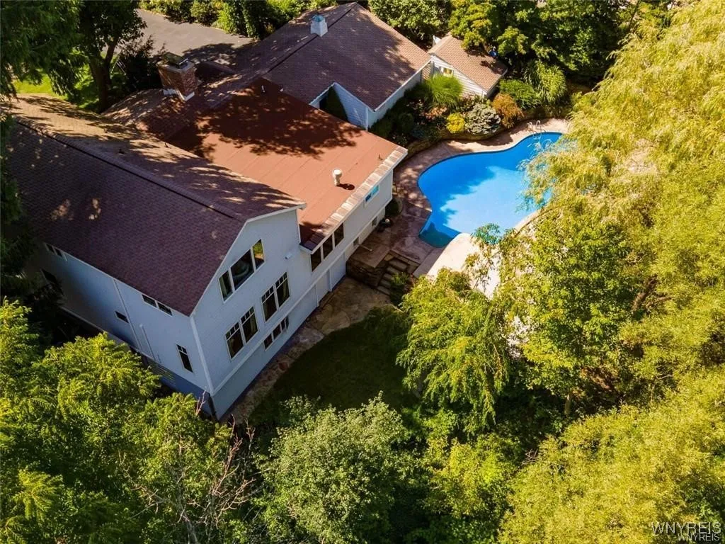 3714 Hampton Brook Drive, Hamburg, New York 14075, Hamburg, New York 14075, 4 Bedrooms Bedrooms, 9 Rooms Rooms,2 BathroomsBathrooms,Residential,For Sale,3714 Hampton Brook Drive, Hamburg, New York 14075,B1621822
