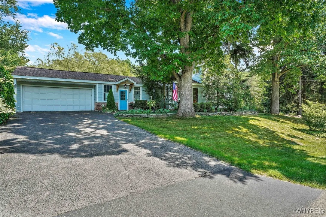 3714 Hampton Brook Drive, Hamburg, New York 14075, Hamburg, New York 14075, 4 Bedrooms Bedrooms, 9 Rooms Rooms,2 BathroomsBathrooms,Residential,For Sale,3714 Hampton Brook Drive, Hamburg, New York 14075,B1621822