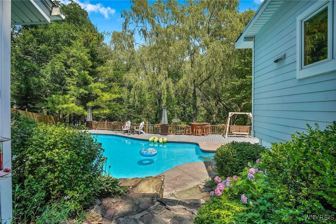 3714 Hampton Brook Drive, Hamburg, New York 14075, Hamburg, New York 14075, 4 Bedrooms Bedrooms, 9 Rooms Rooms,2 BathroomsBathrooms,Residential,For Sale,3714 Hampton Brook Drive, Hamburg, New York 14075,B1621822