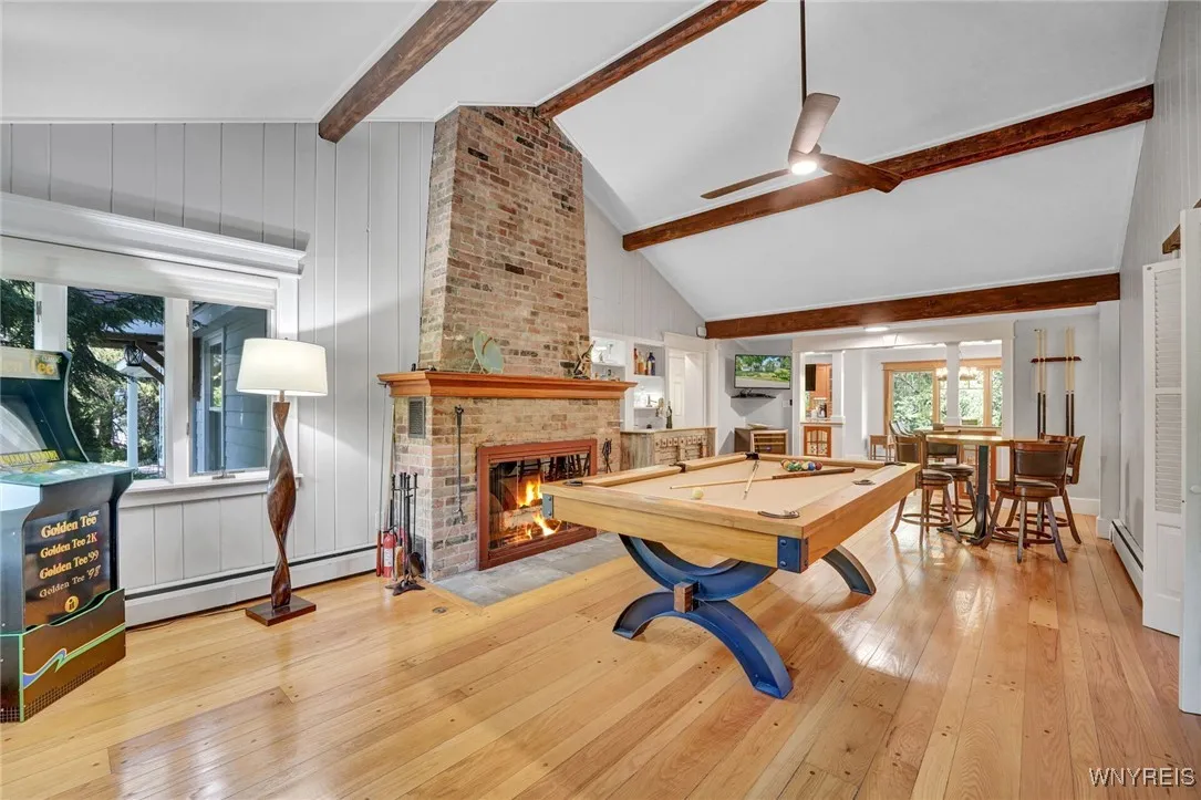FAMILY ROOM -BRCK WOOD BURNING FIREPLACE