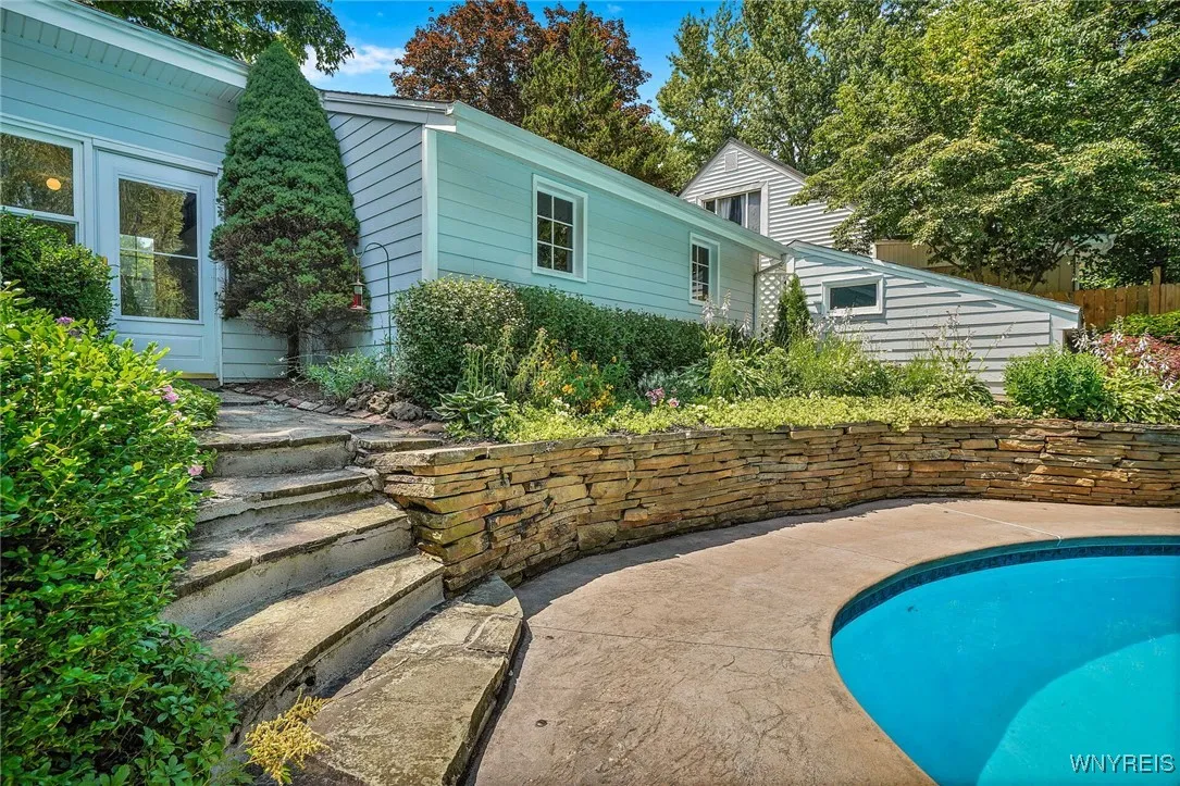 3714 Hampton Brook Drive, Hamburg, New York 14075, Hamburg, New York 14075, 4 Bedrooms Bedrooms, 9 Rooms Rooms,2 BathroomsBathrooms,Residential,For Sale,3714 Hampton Brook Drive, Hamburg, New York 14075,B1621822