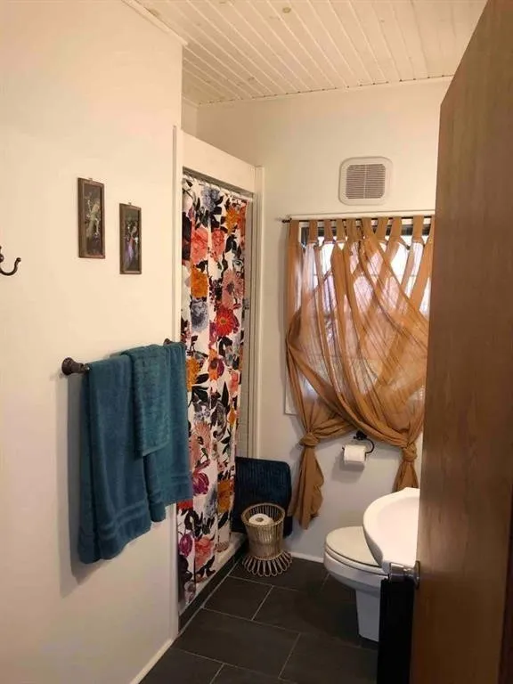 4489 East Lake Road, Livonia, New York 14487, Livonia, New York 14487, 4 Bedrooms Bedrooms, 7 Rooms Rooms,2 BathroomsBathrooms,Residential Lease,Closed,4489 East Lake Road, Livonia, New York 14487,R1621882