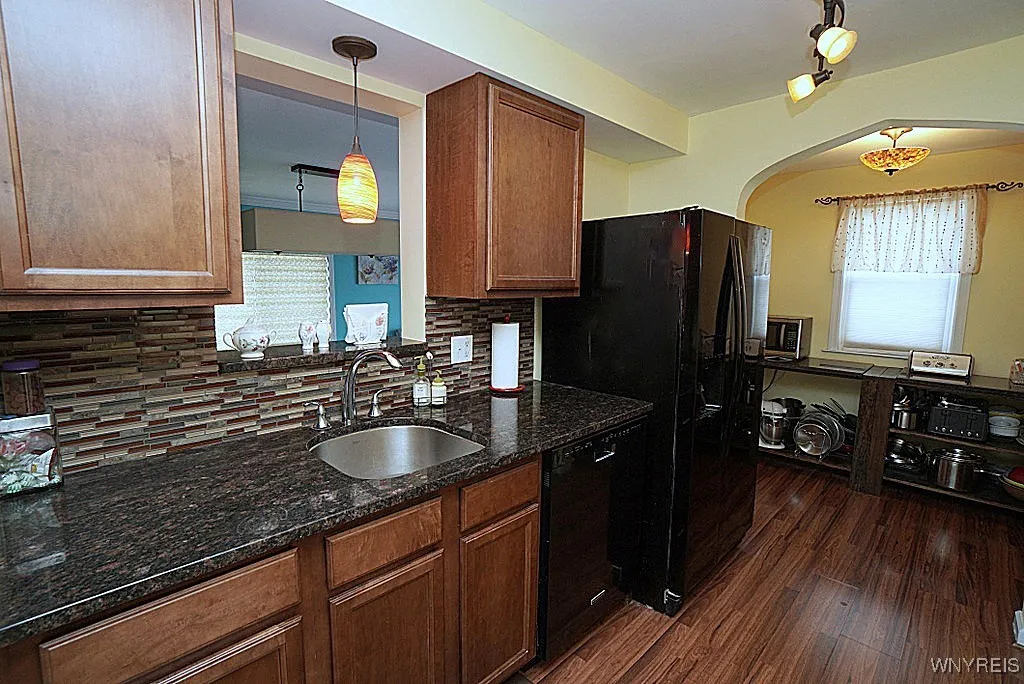 46 Linden Avenue, Tonawanda, New York 14217, Tonawanda, New York 14217, 3 Bedrooms Bedrooms, 7 Rooms Rooms,1 BathroomBathrooms,Residential,For Sale,46 Linden Avenue, Tonawanda, New York 14217,B1621654