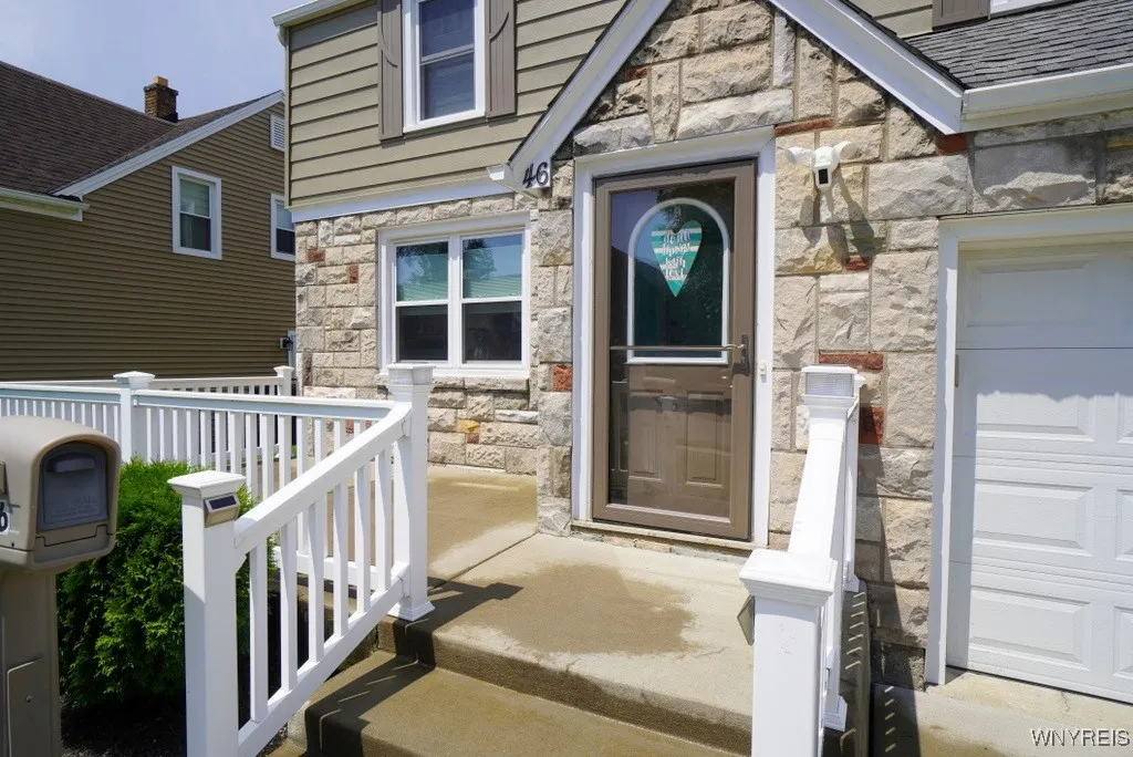 46 Linden Avenue, Tonawanda, New York 14217, Tonawanda, New York 14217, 3 Bedrooms Bedrooms, 7 Rooms Rooms,1 BathroomBathrooms,Residential,For Sale,46 Linden Avenue, Tonawanda, New York 14217,B1621654