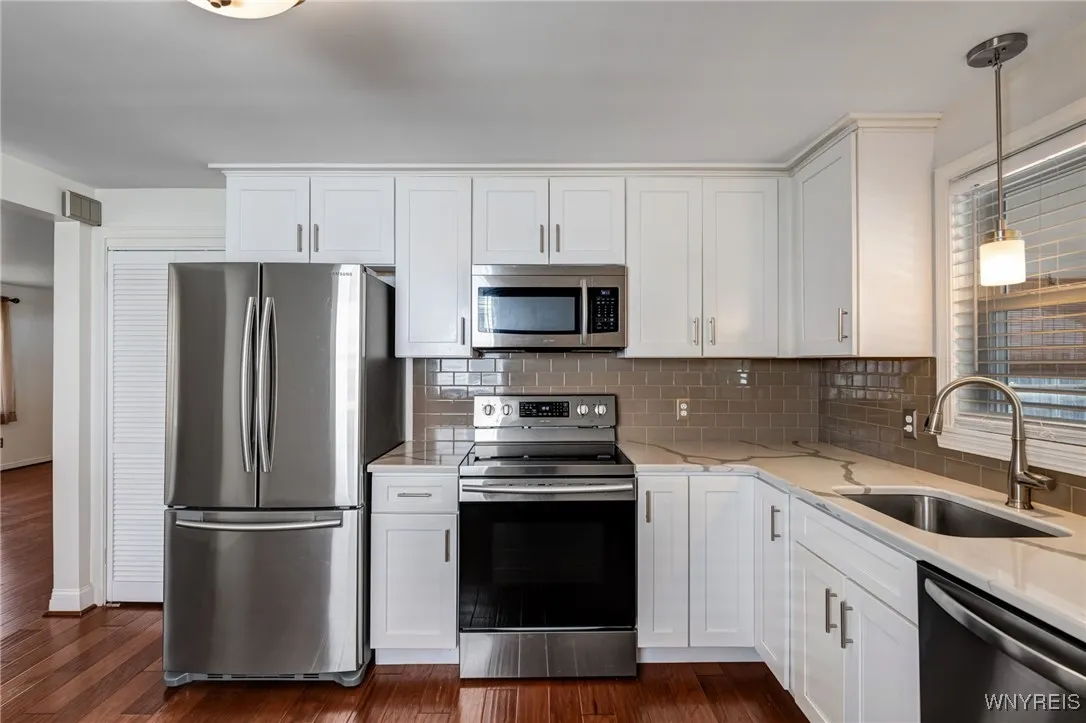 150 Walter Avenue, Tonawanda, New York 14150, Tonawanda, New York 14150, 4 Bedrooms Bedrooms, 6 Rooms Rooms,2 BathroomsBathrooms,Residential Lease,For Rent,150 Walter Avenue, Tonawanda, New York 14150,B1621639