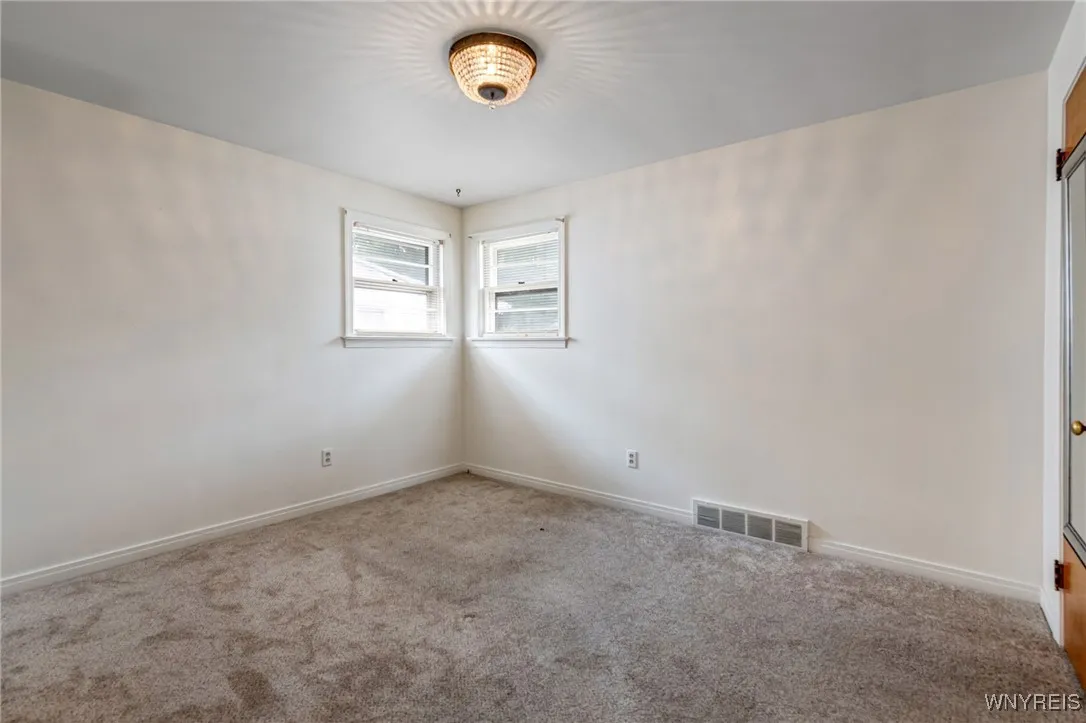 150 Walter Avenue, Tonawanda, New York 14150, Tonawanda, New York 14150, 4 Bedrooms Bedrooms, 6 Rooms Rooms,2 BathroomsBathrooms,Residential Lease,For Rent,150 Walter Avenue, Tonawanda, New York 14150,B1621639