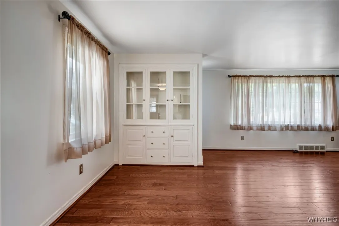 150 Walter Avenue, Tonawanda, New York 14150, Tonawanda, New York 14150, 4 Bedrooms Bedrooms, 6 Rooms Rooms,2 BathroomsBathrooms,Residential Lease,For Rent,150 Walter Avenue, Tonawanda, New York 14150,B1621639