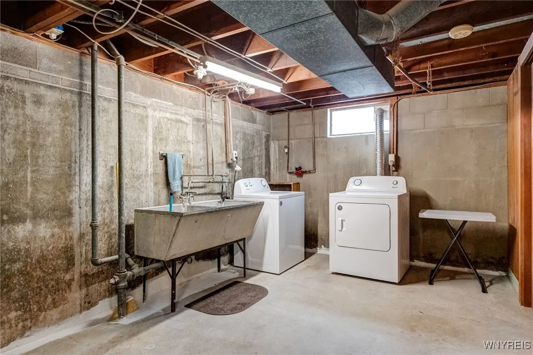 150 Walter Avenue, Tonawanda, New York 14150, Tonawanda, New York 14150, 4 Bedrooms Bedrooms, 6 Rooms Rooms,2 BathroomsBathrooms,Residential Lease,For Rent,150 Walter Avenue, Tonawanda, New York 14150,B1621639