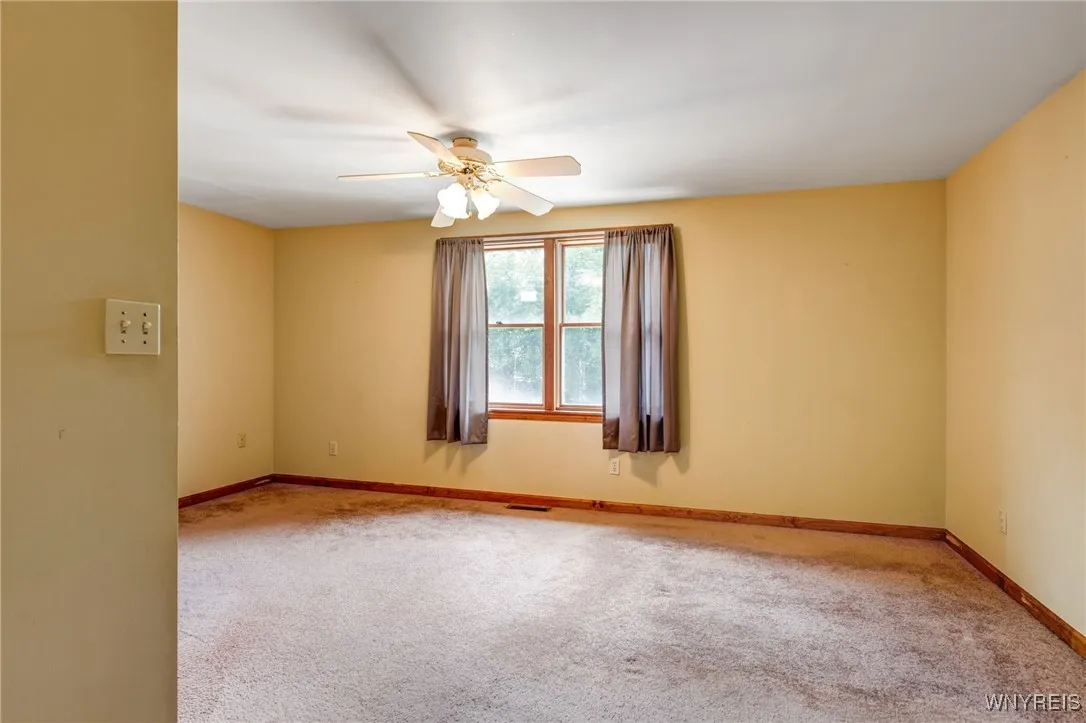 150 Walter Avenue, Tonawanda, New York 14150, Tonawanda, New York 14150, 4 Bedrooms Bedrooms, 6 Rooms Rooms,2 BathroomsBathrooms,Residential Lease,For Rent,150 Walter Avenue, Tonawanda, New York 14150,B1621639