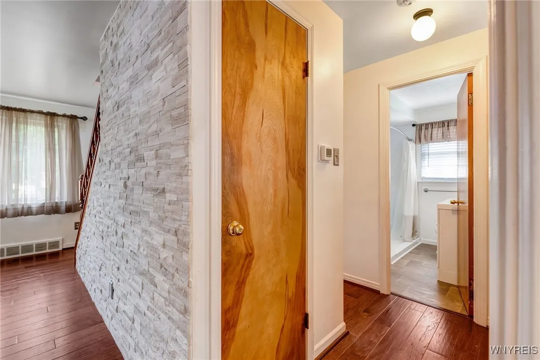 150 Walter Avenue, Tonawanda, New York 14150, Tonawanda, New York 14150, 4 Bedrooms Bedrooms, 6 Rooms Rooms,2 BathroomsBathrooms,Residential Lease,For Rent,150 Walter Avenue, Tonawanda, New York 14150,B1621639