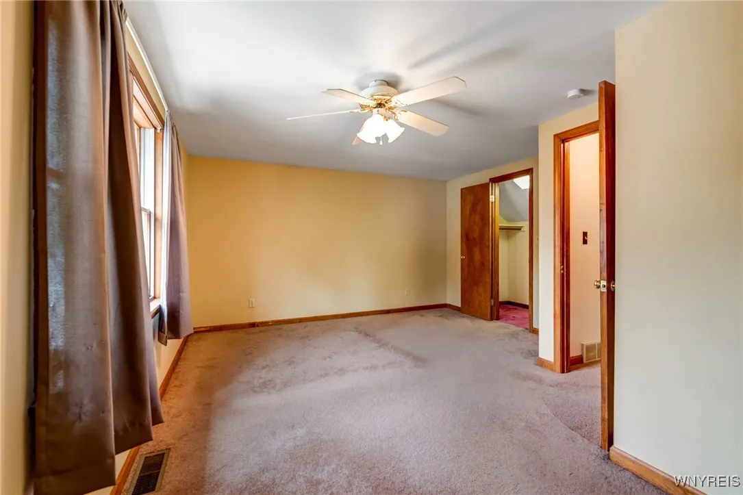 150 Walter Avenue, Tonawanda, New York 14150, Tonawanda, New York 14150, 4 Bedrooms Bedrooms, 6 Rooms Rooms,2 BathroomsBathrooms,Residential Lease,For Rent,150 Walter Avenue, Tonawanda, New York 14150,B1621639