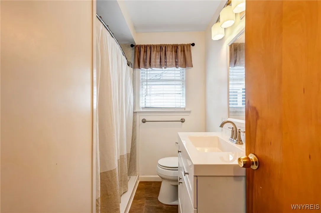 150 Walter Avenue, Tonawanda, New York 14150, Tonawanda, New York 14150, 4 Bedrooms Bedrooms, 6 Rooms Rooms,2 BathroomsBathrooms,Residential Lease,For Rent,150 Walter Avenue, Tonawanda, New York 14150,B1621639