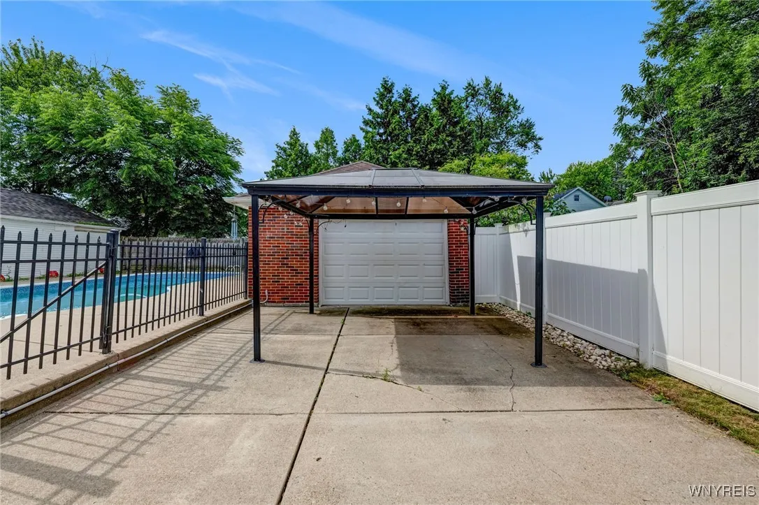 150 Walter Avenue, Tonawanda, New York 14150, Tonawanda, New York 14150, 4 Bedrooms Bedrooms, 6 Rooms Rooms,2 BathroomsBathrooms,Residential Lease,For Rent,150 Walter Avenue, Tonawanda, New York 14150,B1621639