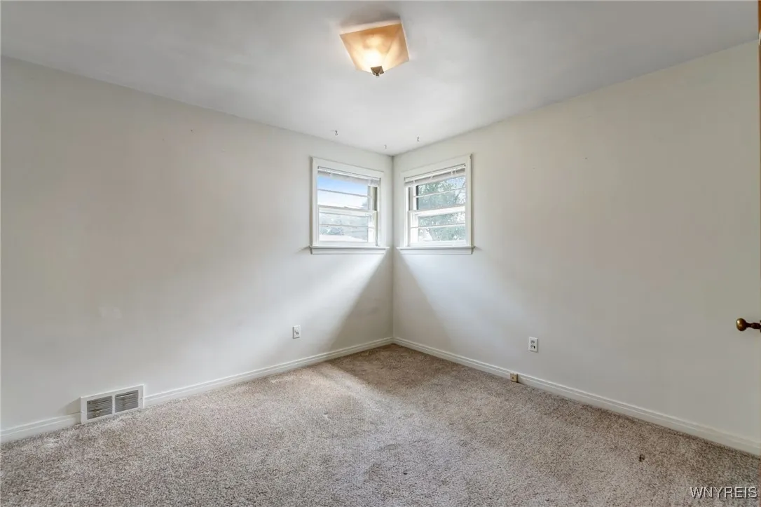150 Walter Avenue, Tonawanda, New York 14150, Tonawanda, New York 14150, 4 Bedrooms Bedrooms, 6 Rooms Rooms,2 BathroomsBathrooms,Residential Lease,For Rent,150 Walter Avenue, Tonawanda, New York 14150,B1621639
