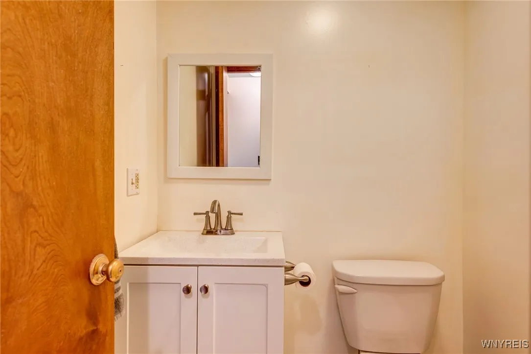 150 Walter Avenue, Tonawanda, New York 14150, Tonawanda, New York 14150, 4 Bedrooms Bedrooms, 6 Rooms Rooms,2 BathroomsBathrooms,Residential Lease,For Rent,150 Walter Avenue, Tonawanda, New York 14150,B1621639