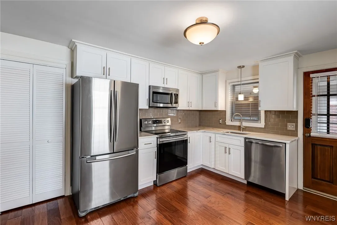 150 Walter Avenue, Tonawanda, New York 14150, Tonawanda, New York 14150, 4 Bedrooms Bedrooms, 6 Rooms Rooms,2 BathroomsBathrooms,Residential Lease,For Rent,150 Walter Avenue, Tonawanda, New York 14150,B1621639