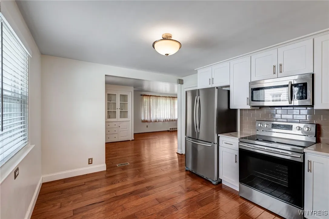 150 Walter Avenue, Tonawanda, New York 14150, Tonawanda, New York 14150, 4 Bedrooms Bedrooms, 6 Rooms Rooms,2 BathroomsBathrooms,Residential Lease,For Rent,150 Walter Avenue, Tonawanda, New York 14150,B1621639