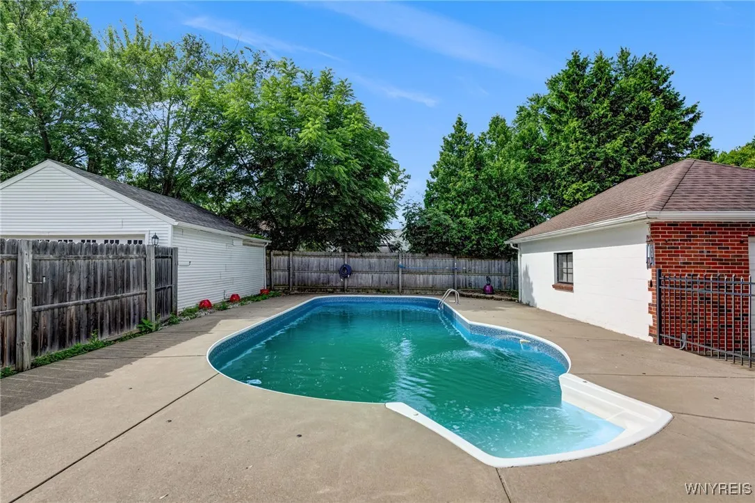 150 Walter Avenue, Tonawanda, New York 14150, Tonawanda, New York 14150, 4 Bedrooms Bedrooms, 6 Rooms Rooms,2 BathroomsBathrooms,Residential Lease,For Rent,150 Walter Avenue, Tonawanda, New York 14150,B1621639