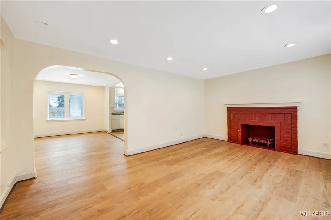 321 Eggert Road, Cheektowaga, New York 14215, Cheektowaga, New York 14215, 4 Bedrooms Bedrooms, 7 Rooms Rooms,1 BathroomBathrooms,Residential Lease,For Rent,321 Eggert Road, Cheektowaga, New York 14215,B1621628