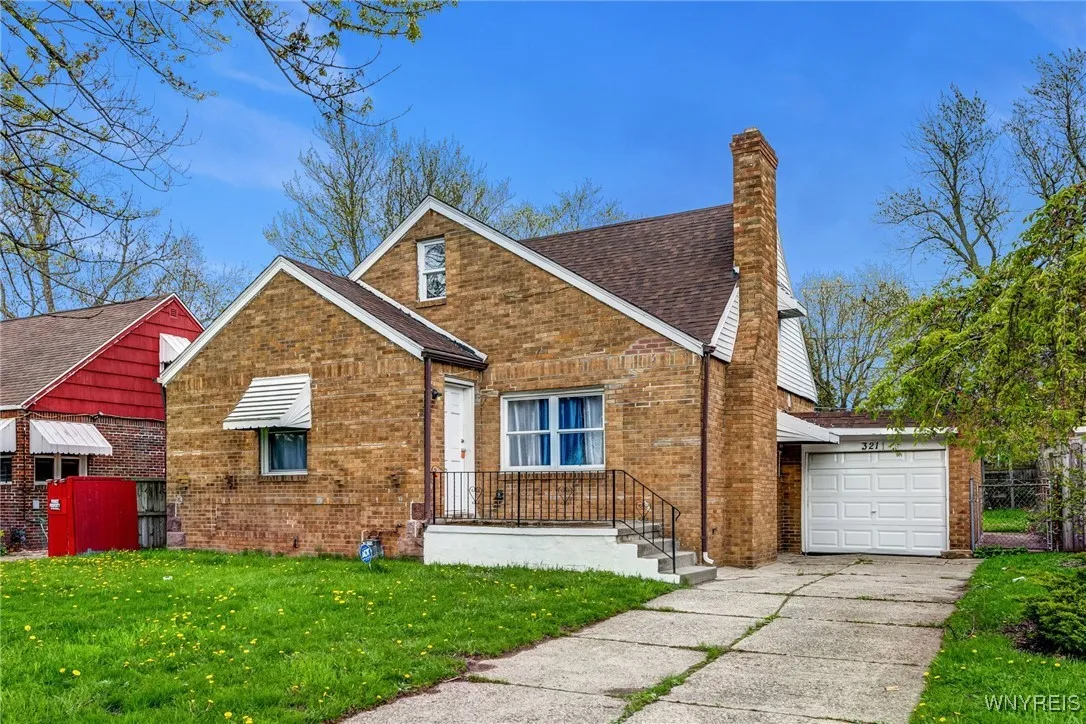 321 Eggert Road, Cheektowaga, New York 14215, Cheektowaga, New York 14215, 4 Bedrooms Bedrooms, 7 Rooms Rooms,1 BathroomBathrooms,Residential Lease,For Rent,321 Eggert Road, Cheektowaga, New York 14215,B1621628
