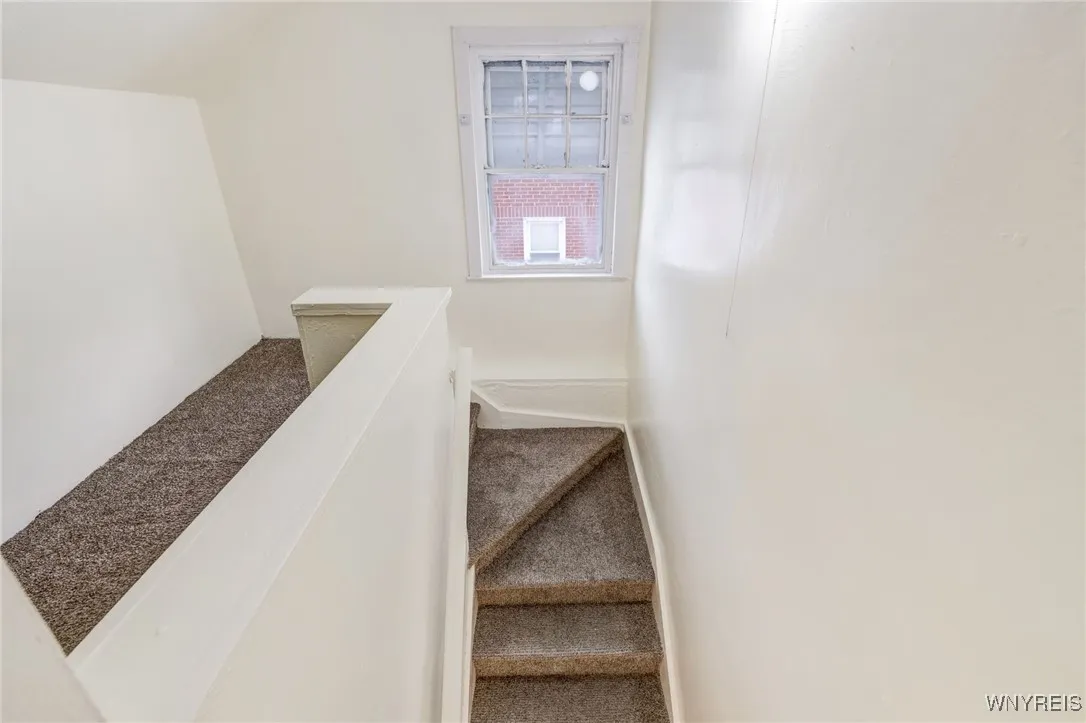 321 Eggert Road, Cheektowaga, New York 14215, Cheektowaga, New York 14215, 4 Bedrooms Bedrooms, 7 Rooms Rooms,1 BathroomBathrooms,Residential Lease,For Rent,321 Eggert Road, Cheektowaga, New York 14215,B1621628