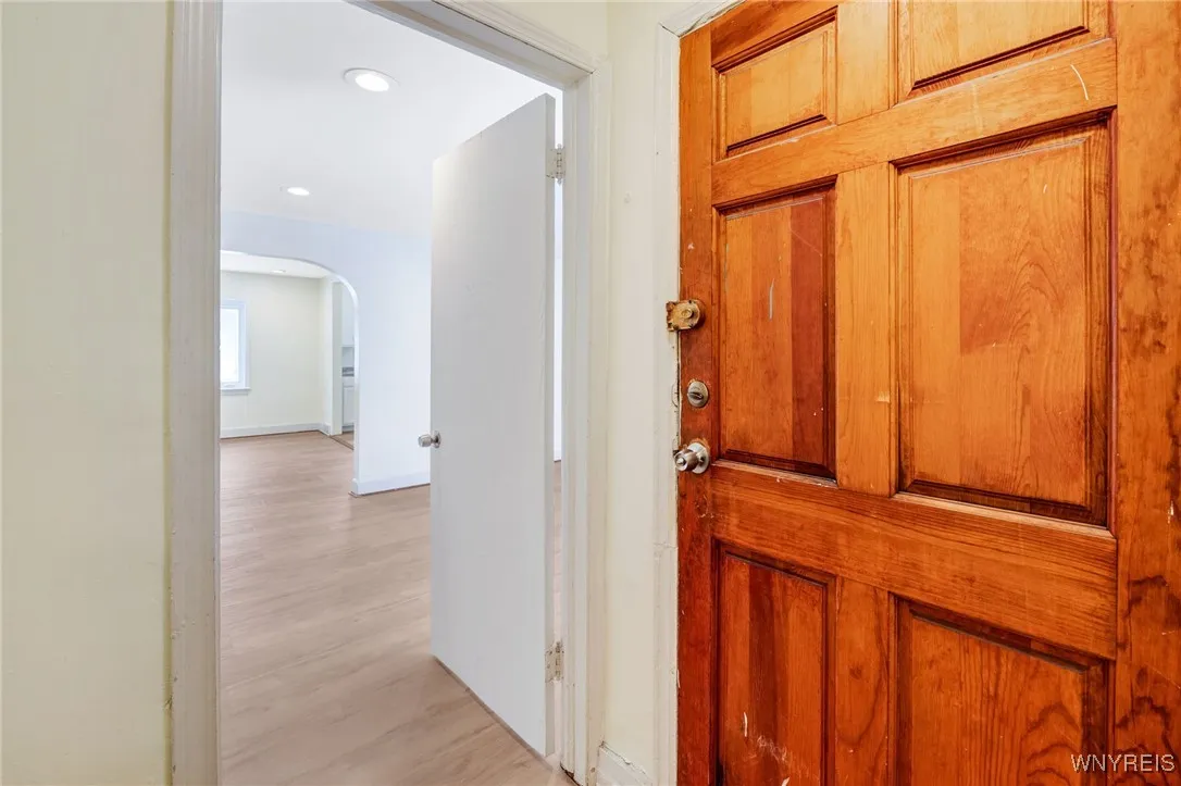321 Eggert Road, Cheektowaga, New York 14215, Cheektowaga, New York 14215, 4 Bedrooms Bedrooms, 7 Rooms Rooms,1 BathroomBathrooms,Residential Lease,For Rent,321 Eggert Road, Cheektowaga, New York 14215,B1621628