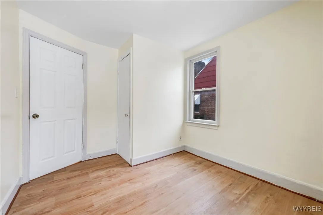 321 Eggert Road, Cheektowaga, New York 14215, Cheektowaga, New York 14215, 4 Bedrooms Bedrooms, 7 Rooms Rooms,1 BathroomBathrooms,Residential Lease,For Rent,321 Eggert Road, Cheektowaga, New York 14215,B1621628